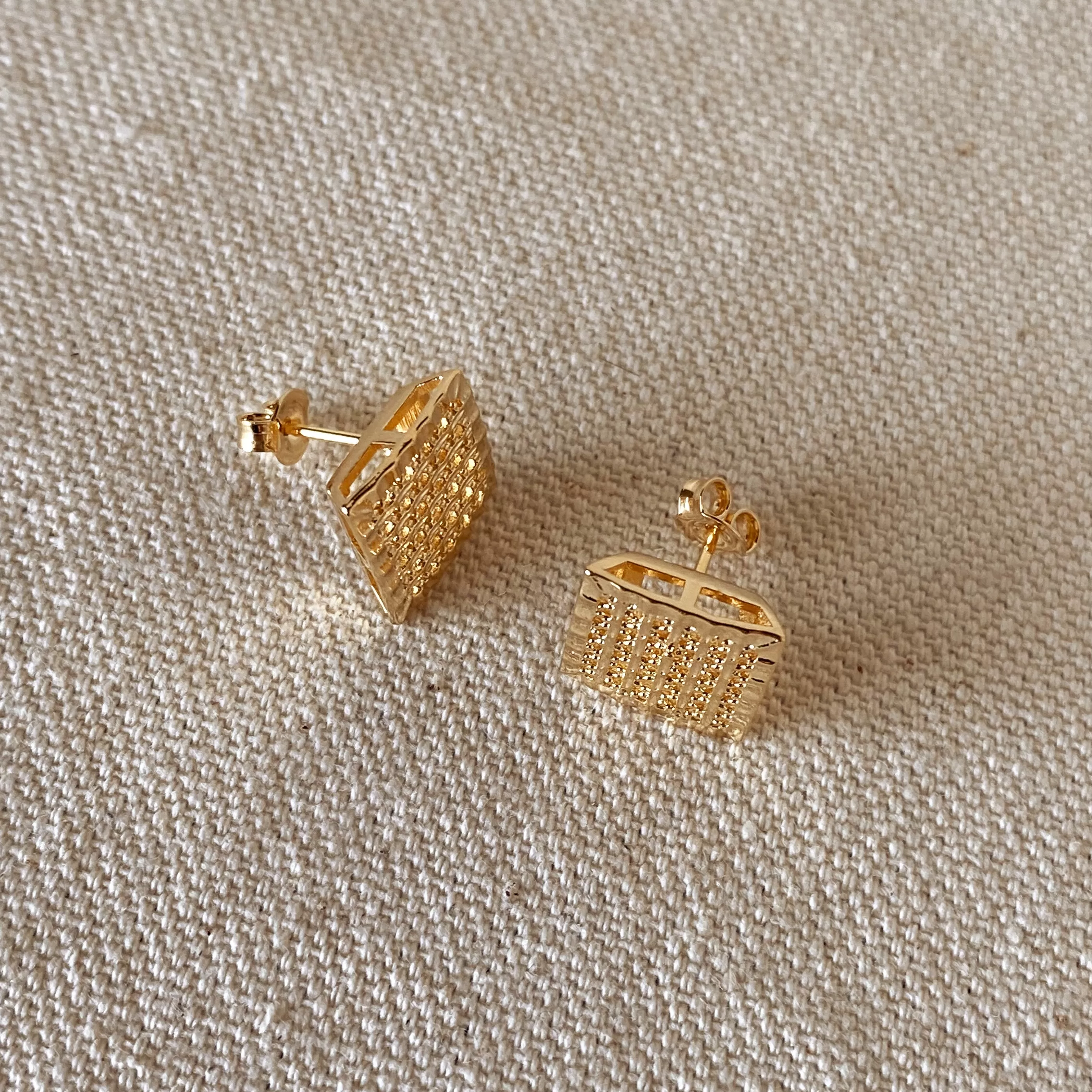 18k Gold Filled Hollowed Square Detailed Stud