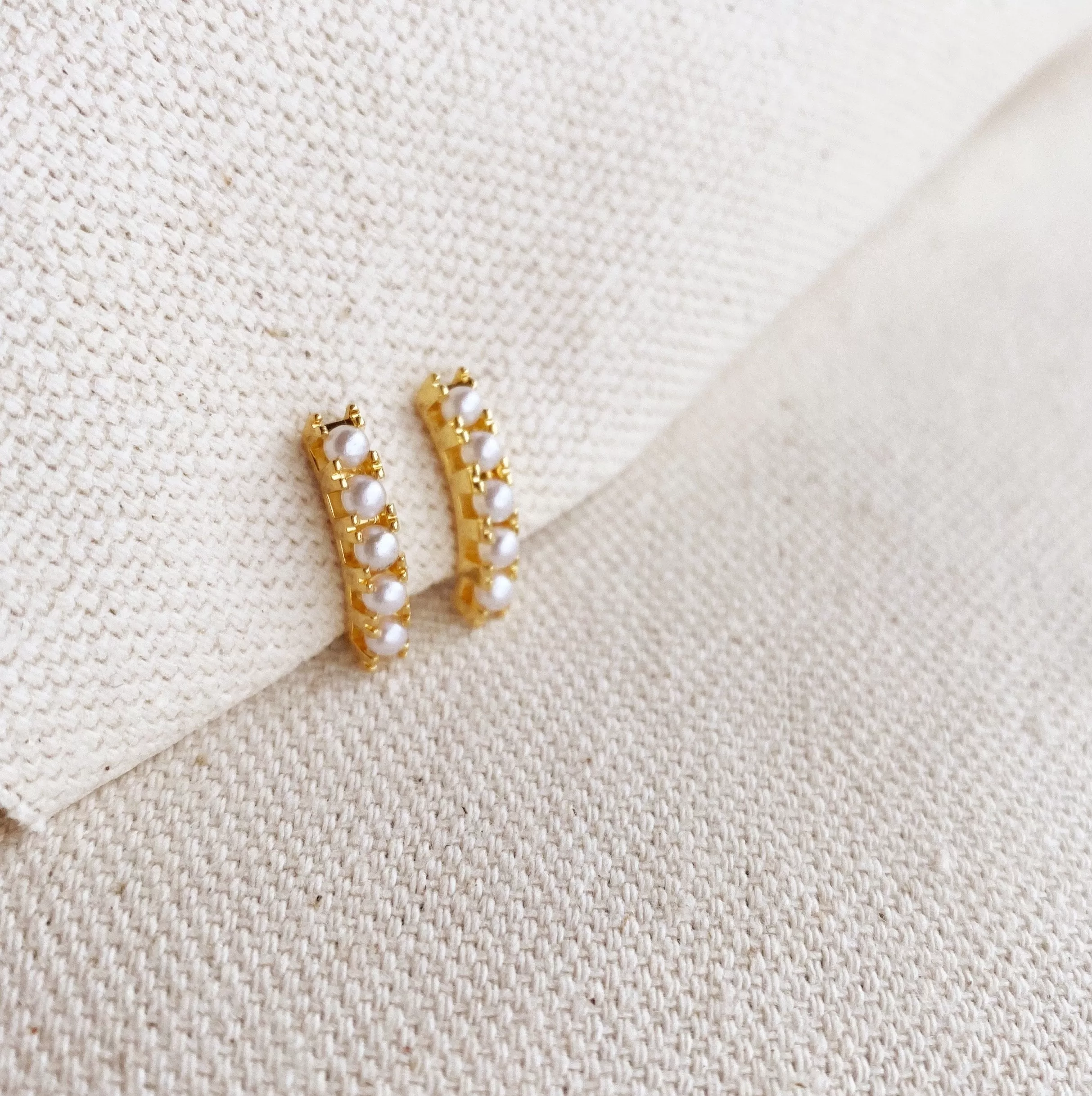 18k Gold Filled Small Synthetic Pearls Earrings