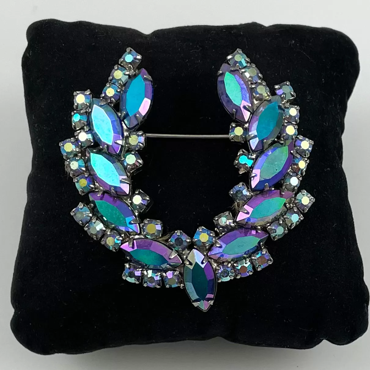 Blue Vitrail Rhinestone Wreath Brooch Vintage