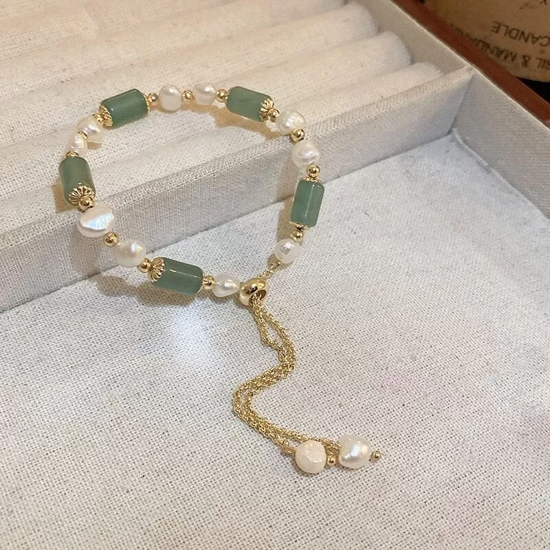 Pretty Freshwater Pearl and Jade Stone Bracelet